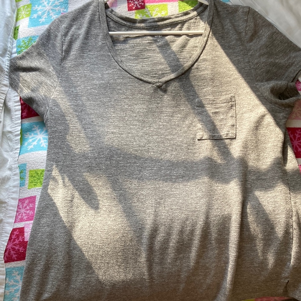 Women’s Grey Tee with pocket